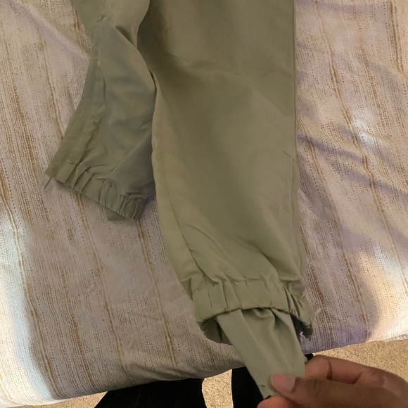 Essential Sweatpants - Picture 7 of 7